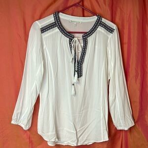 Daniel Rainn Women’s Tunic Top Size L White With Embroidered Detail Tie Front
